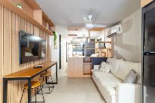 Apartamento em Niterói - Studio com Piscina, Ar e Garagem em Itaipu
