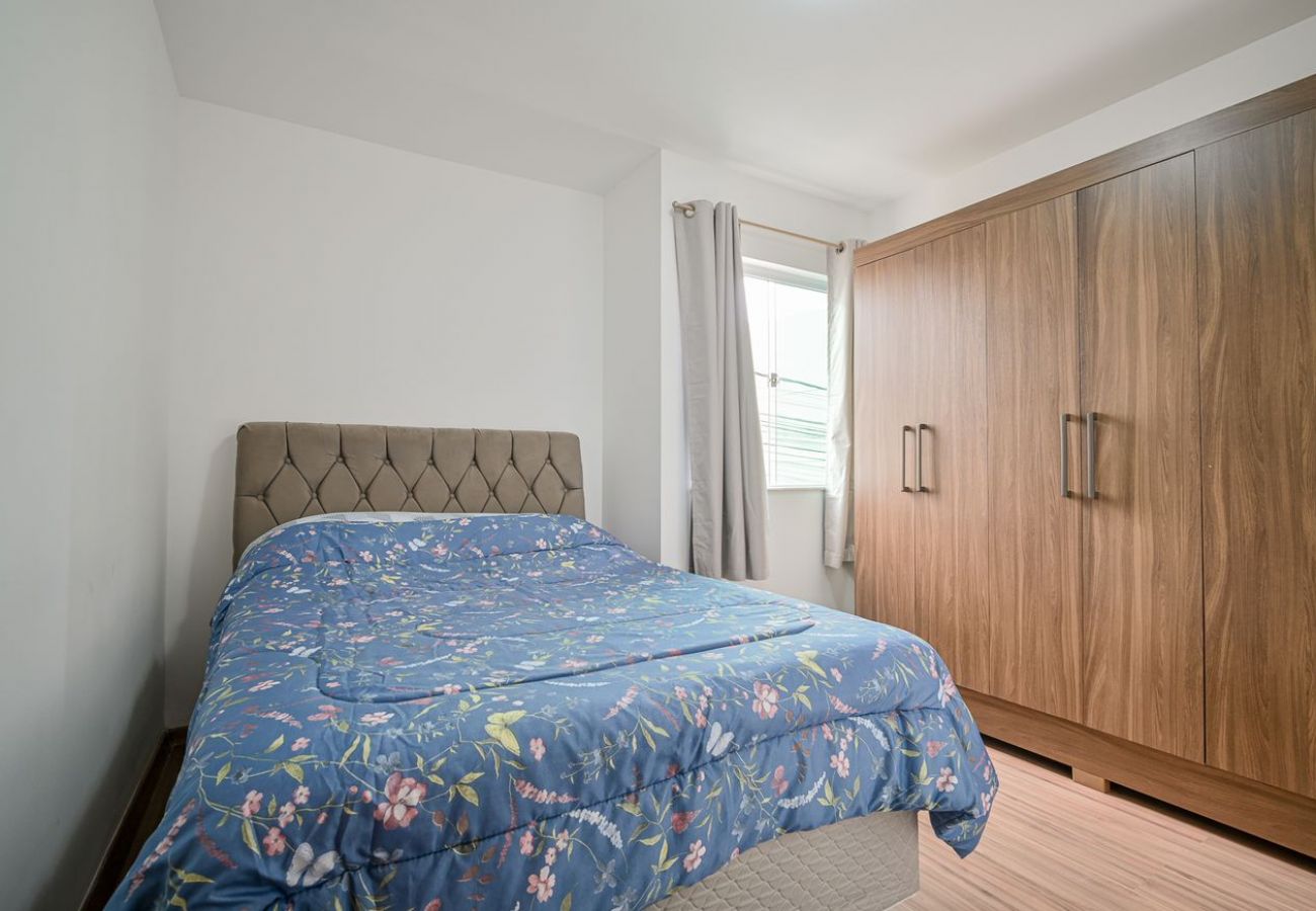 Apartamento em Juiz de Fora - Apartamento c Varanda perto da UFJF e do Aeroporto