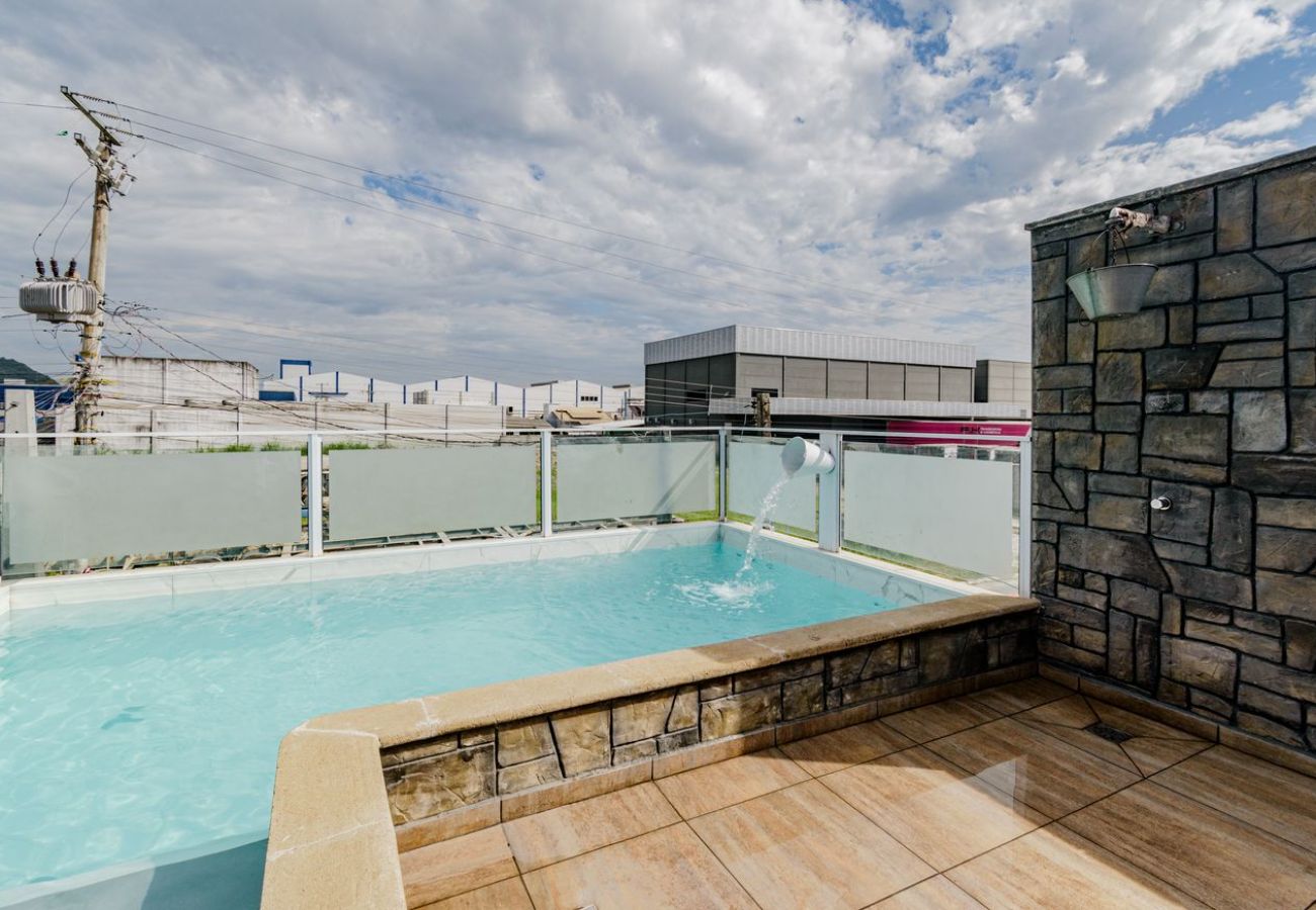 Casa em Itajaí - Casa com Piscina, Churrasqueira e Ar Condicionado