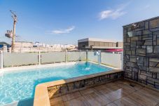 Casa em Itajaí - Casa para 12 em Itajaí | Piscina e Churrasqueira