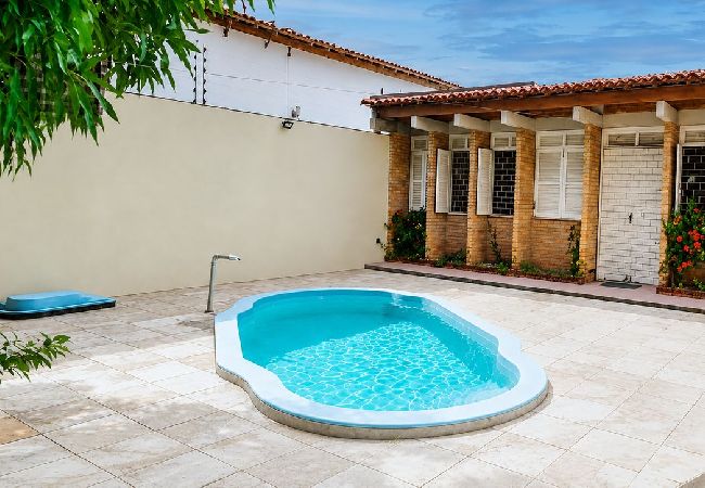 Casa em Aracaju - Casa com Piscina e Wi-Fi a 400m da Orla de Atalaia