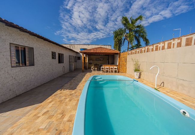 Casa em Itanhaém - Casa com Piscina a 5 minutos da Praia das Gaivotas