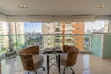 Apartamento em Santos - Apto Com Piscina e Hidro a 500m da Ponta da Praia