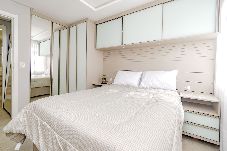 Apartamento em Blumenau - Apartamento com Varanda e Ar no Centro de Blumenau