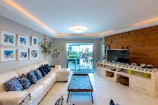 Apartamento em Balneário Camboriú - Apto com Hidro, Piscina, Vista do Mar e da Roda FG