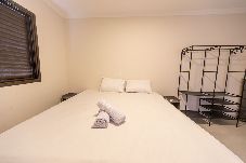 Apartamento em Guarujá - Cobertura com Piscina Privativa a 650m da Praia