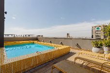Estúdio em São Paulo - Studio c/ Academia e Piscina perto do Metrô e CCSP