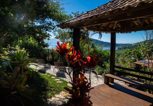 Casa em Paraty - Casa com Hidro, Vista e Churrasqueira em Paraty