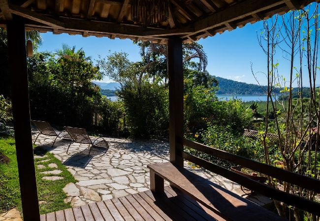 Casa em Paraty - Casa com Churrasqueira, Hidro e Vista em Paraty