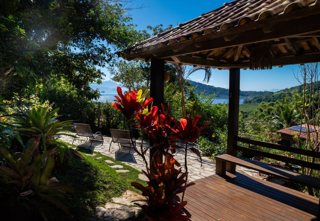 Casa em Paraty - Casa com Hidro, Vista e Churrasqueira em Paraty