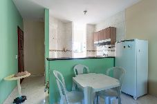 Apartamento em Rio das Ostras - Apto com Garagem a 550 metros da Praia do Centro