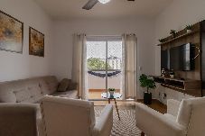 Apartamento em Guarujá - Apto com Varanda e Vaga a 500m da Praia da Enseada