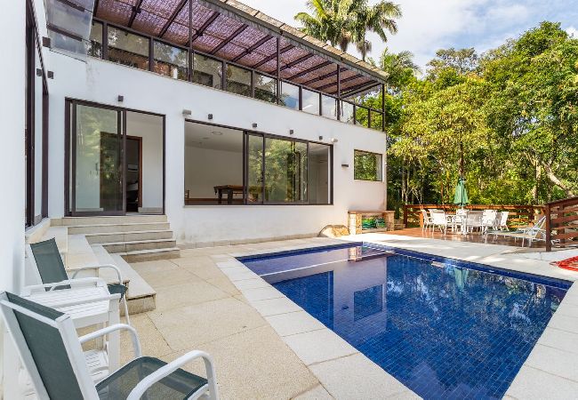 Casa em Teresopolis - Casa com Lareira e Piscina perto da Granja Comary