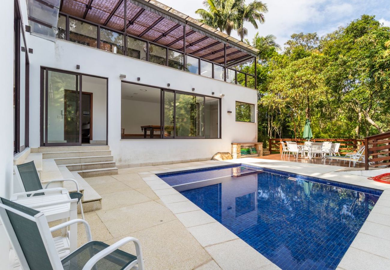 Casa em Teresopolis - Casa com Lareira e Piscina perto da Granja Comary