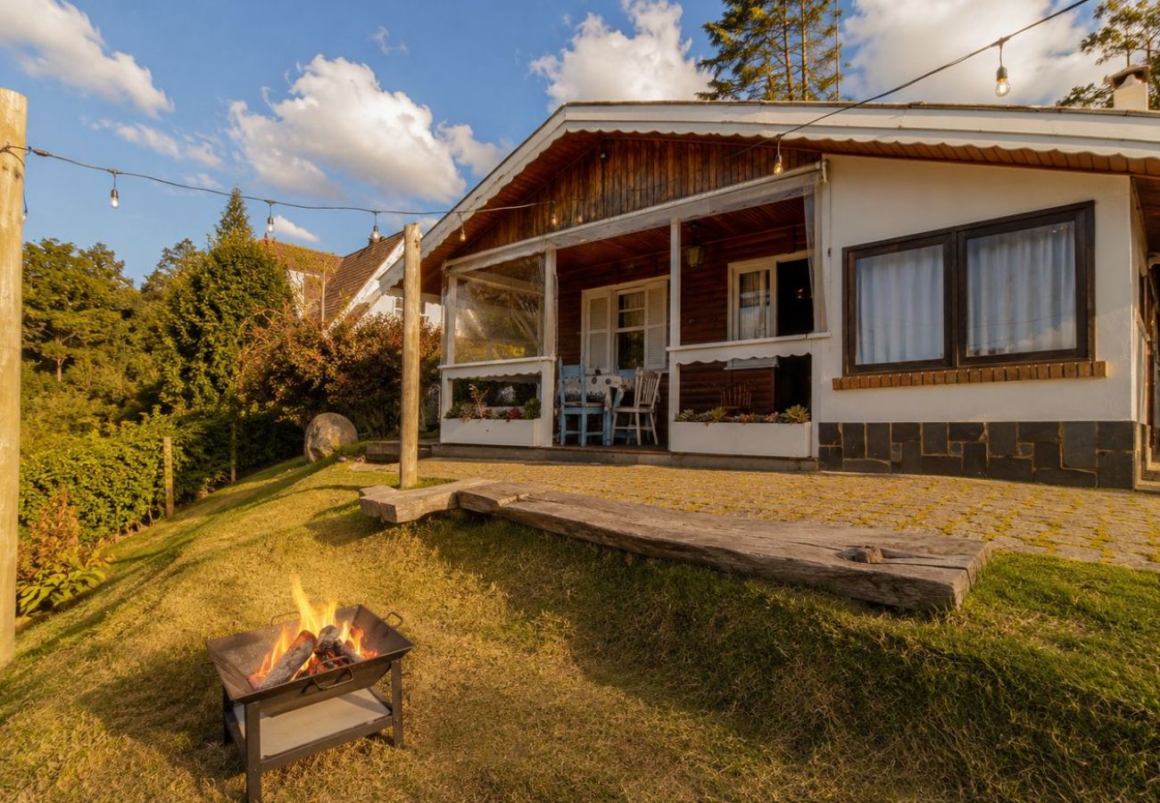 Casa em Campos do Jordão - Casa com Lareira, Aquecimento e Hidromassagem