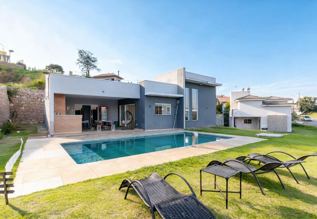 Casa em Itupeva - Casa com Piscina Privativa e Área Gourmet para 8 