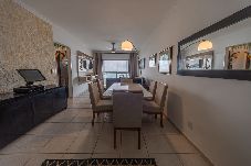 Apartamento em Praia Grande - Apto com Varanda e Vista Mar para 6 | Vila Caiçara