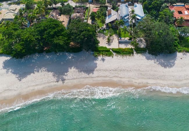Casa em São Sebastião - Casa Pé na Areia com Cenário Privilegiado | Guaecá