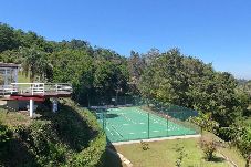 Casa de Campo em Atibaia - Casa de Campo com Lago, Piscinas, Jacuzzi e Sauna
