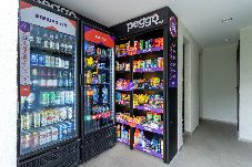 Apartamento em Rio de Janeiro - Apto c/ Piscina e Varanda perto do Parque Olímpico