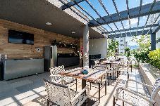 Apartamento em Rio de Janeiro - Apto c/ Piscina e Varanda perto do Parque Olímpico