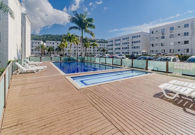 Apartamento em São José - Aptp com Piscina e Varanda no Roçado