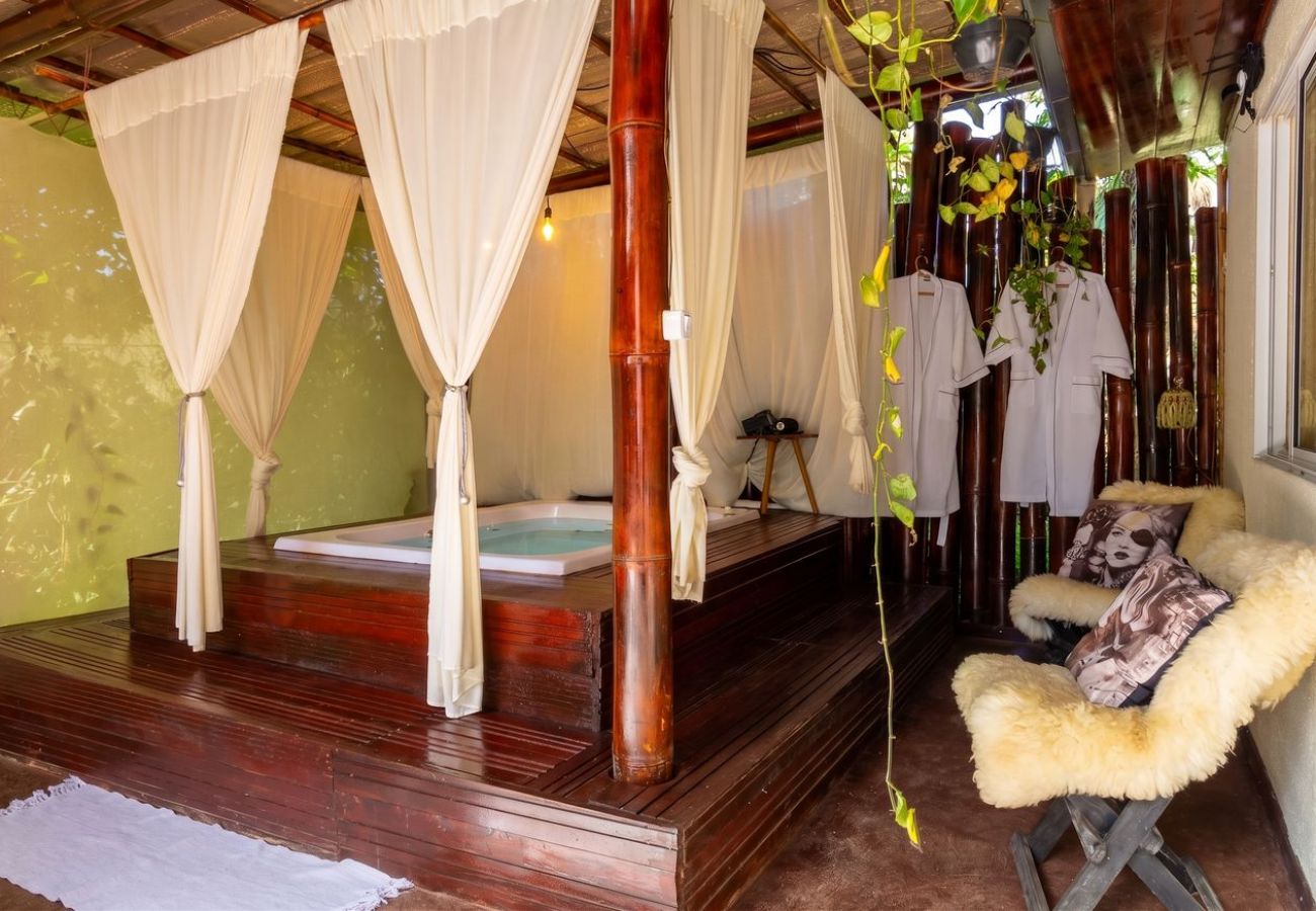 Cabana em Nova Lima - Cabana p/ Casais c/ Hidromassagem e Churrasqueira