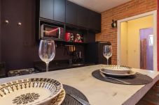 Apartamento em São Paulo - Apto com Varanda e Wi-Fi em Perdizes/Vila Pompeia