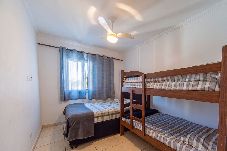 Apartamento em Praia Grande - Apto com Varanda e Garagem a 300m da Praia