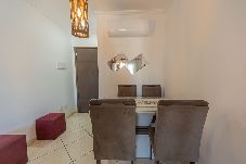 Apartamento em Praia Grande - Apto com Varanda e Garagem 300m Praia Vila Tupi