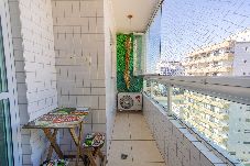 Apartamento em Praia Grande - Apto com Varanda e Garagem a 300m da Praia