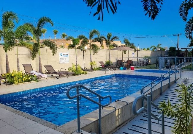 Apartamento em Fortaleza - Apto c/ Piscina, Garagem e Jogos em Vicente Pinzon