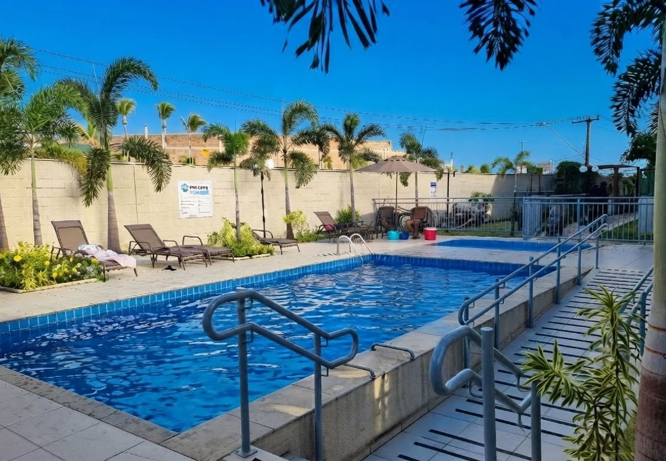 Apartamento em Fortaleza - Apto c/ Piscina, Garagem e Jogos em Vicente Pinzon