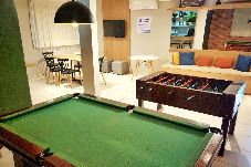 Apartamento em Fortaleza - Apto c/ Piscina, Garagem e Jogos em Vicente Pinzon