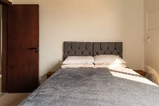 Apartamento em Cabo Frio - Apto 400m da Praia do Forte c/ Garagem e Varanda