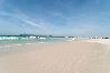 Apartamento em Cabo Frio - Apto 400m da Praia do Forte c/ Garagem e Varanda