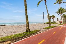 Apartamento em Praia Grande - Apto com Varanda e Churrasqueira na Vila Caiçara