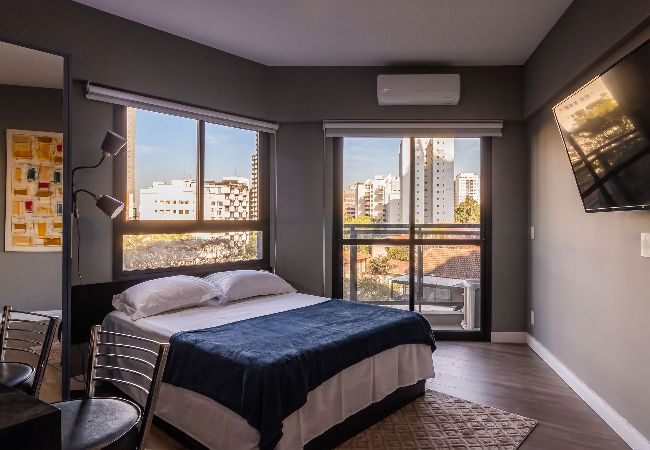 Apartamento em São Paulo - Studio c/ Piscina a 200m do Metrô na Vila Madalena