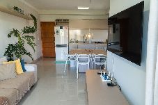 Apartamento em Ubatuba - Apto com Garagem a 600m da Praia das Toninhas