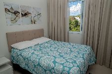 Apartamento em Ubatuba - Apto com Garagem a 600m da Praia das Toninhas