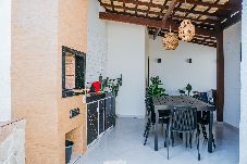 Casa em Barreirinha - Casa com Piscina, Churrasqueira, Quadra e Lagoa