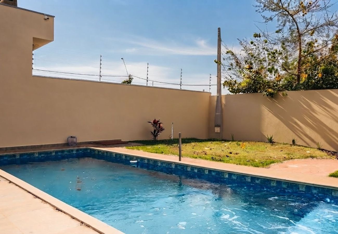 Casa em São José do Rio Preto - Casa com Churrasqueira e Piscina no no Egydio Zani