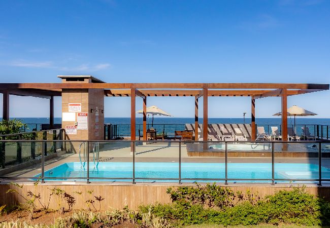 Apartamento em BARRA VELHA - Apto Pé na Areia com Piscina e Hidro em Itajubá