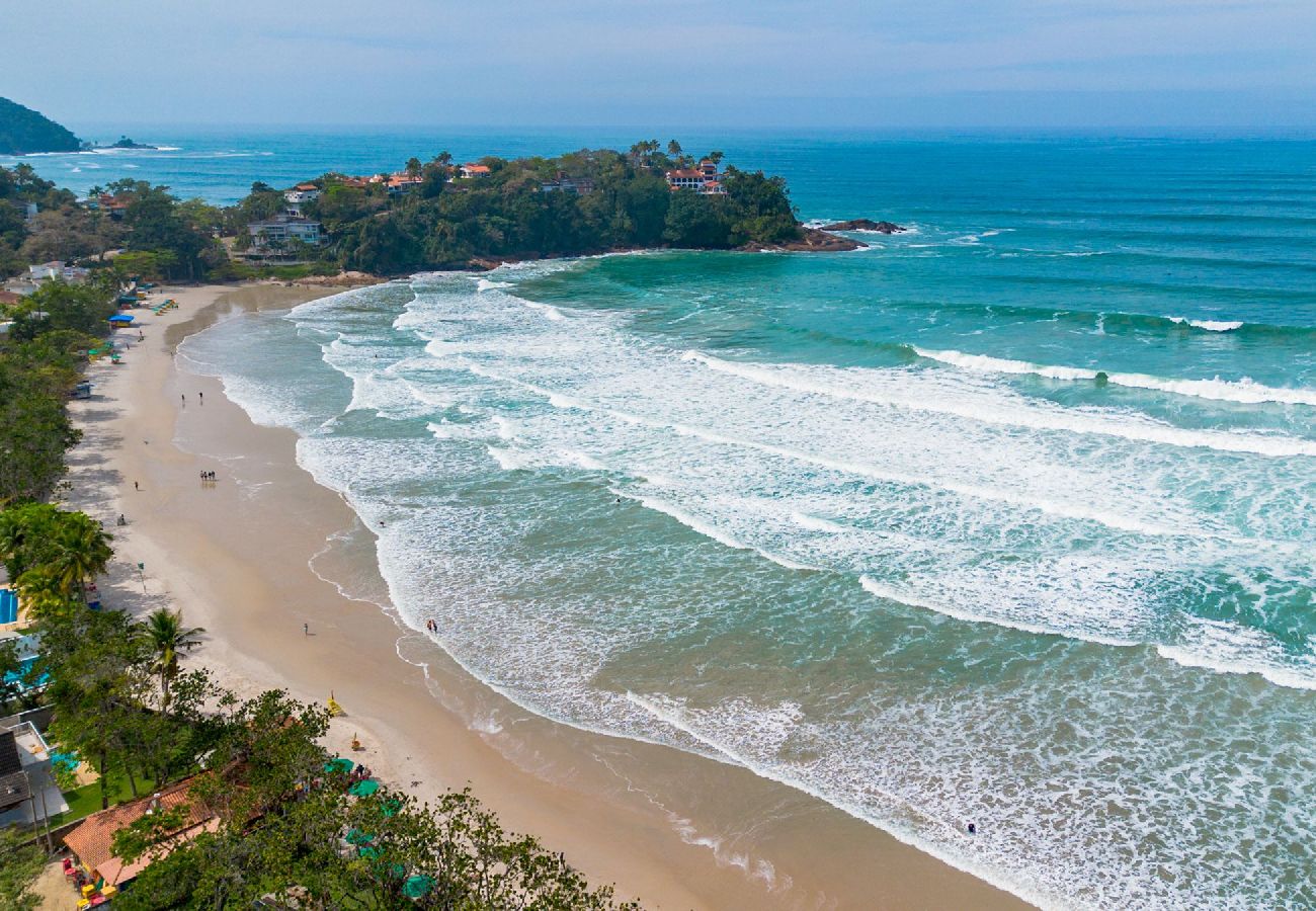 Apartamento em Ubatuba - Apto c/ 2 quarto, Garagem e Ar na Praia do Tenório