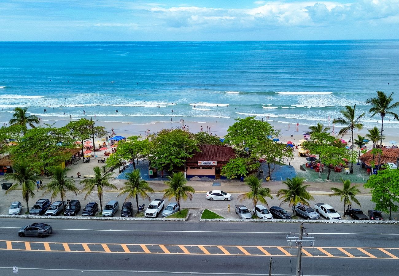 Apartamento em Ubatuba - Apto c Churrasqueira e Vaga a 350m da Praia Grande