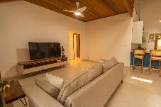Casa em Guarujá - Casa c Piscina, Quadra e Jogos|Praia do Pernambuco