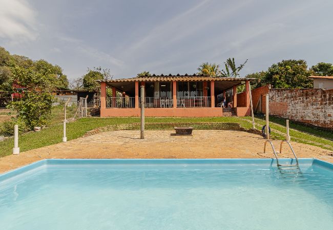 Casa em Paulínia - Chácara com Piscina e Churrasqueira em Paulínia