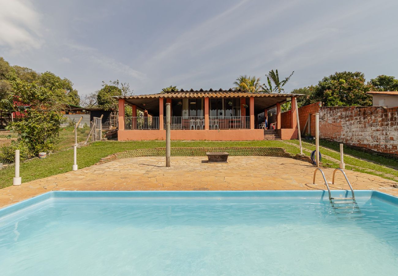 Casa em Paulínia - Chácara com Piscina e Churrasqueira em Paulínia