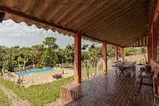 Casa em Paulínia - Chácara com Piscina e Churrasqueira em Paulínia