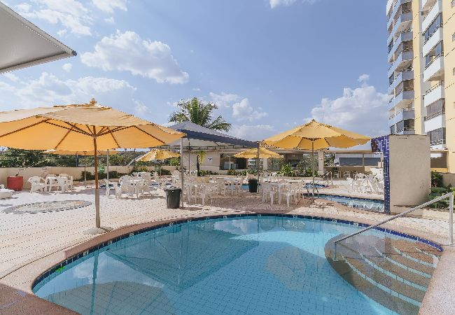 Apartamento em Caldas Novas - Apto Pet friendly c Piscina e Garagem no Turista 1